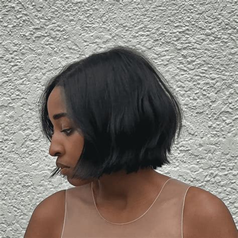 These 2026 bob haircut trends include a very surprising twist 35