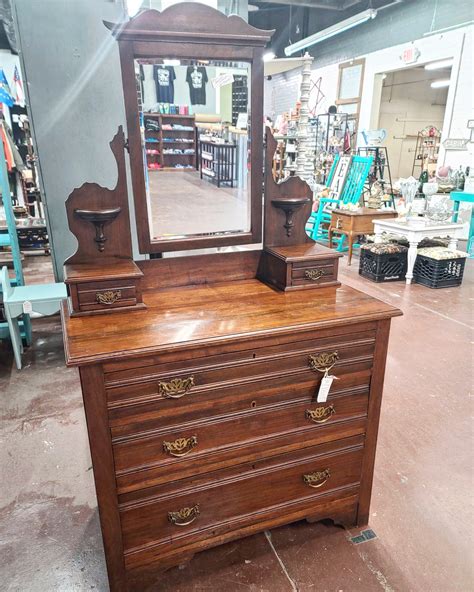 Consignment - Vintage Garage Antiques