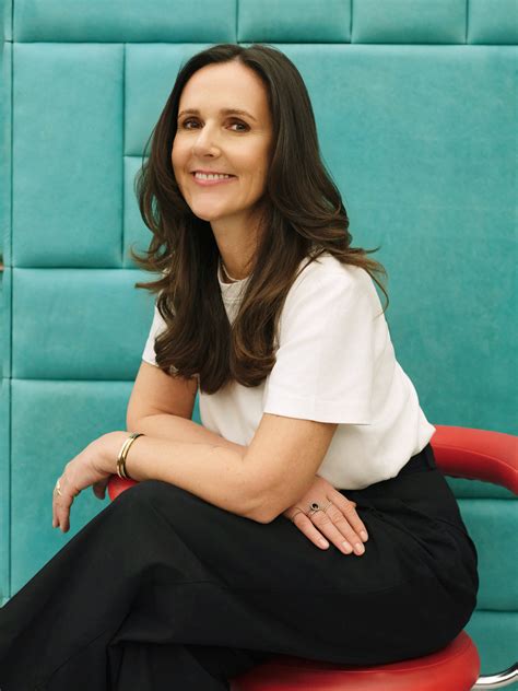 Zima vlasům nesvědčí. Jak o ně pečovat? Radí Jana Šafářová z RED SALONU