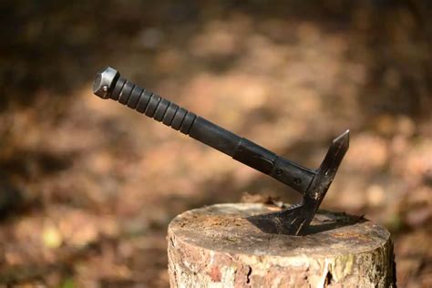 Tomahawk vs Hatchet: Easy Buyer’s Guide | Knife Pulse