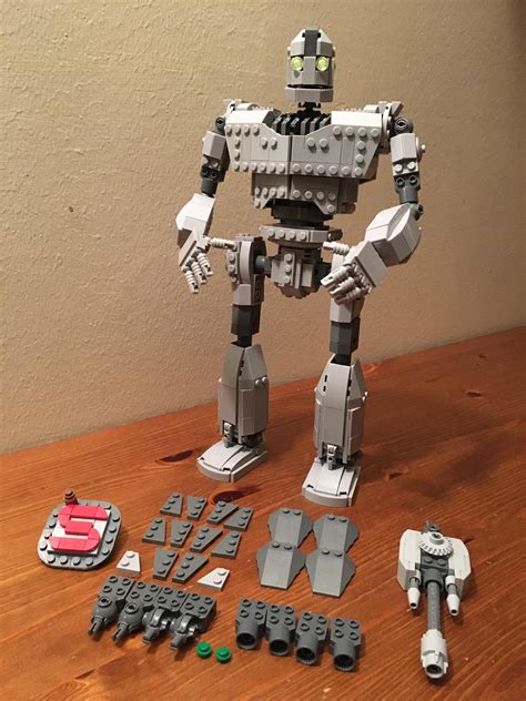 Iron Giant MOC mini-review : r/lepin