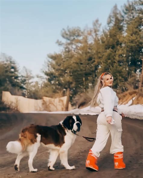 lyndsi sark (@lyndsiannesark) • Instagram photos and videos