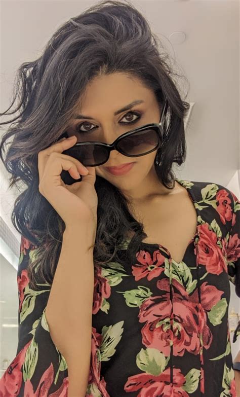 Men always ghost me when I tell them I'm a virgin at 35 | New York Post