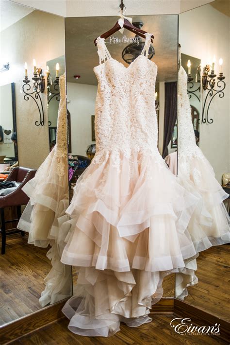 19 Main Mexican Wedding Traditions [Explained With Images]
