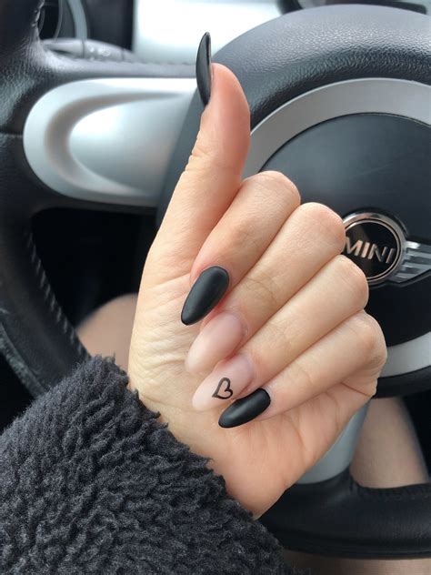 Black-nude nails | Nägel, Nägel inspiration, Schöne nägel