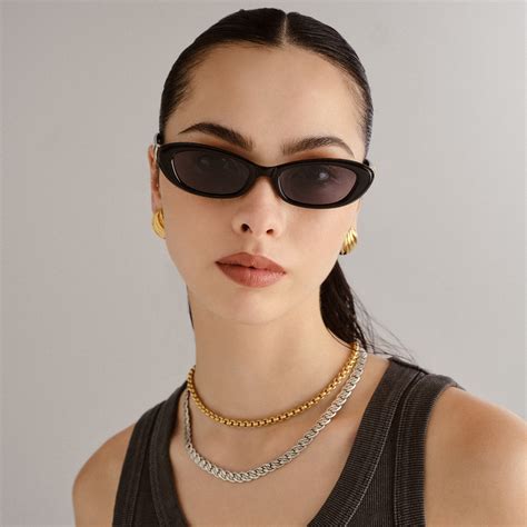 Bamboozler Black Female Rectangle Sunglasses | Le Specs