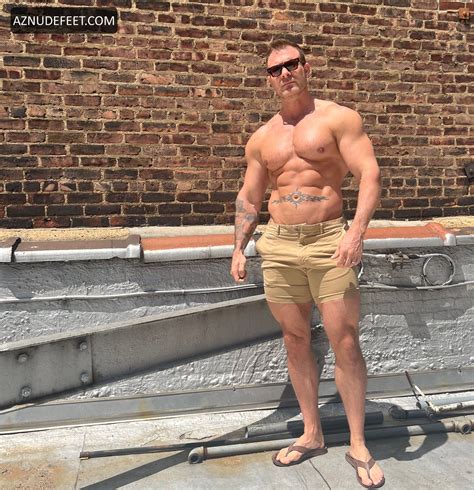 AUSTIN WOLF Feet - AZNudeFeet Men