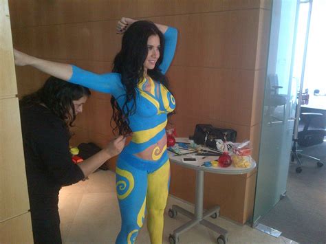 Imágenes: Diosa Canales hace de las suyas en su visita por México