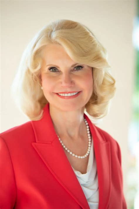 Dr. Sekula-Gibbs, MD, FAAD | Elite Dermatology & Plastic Surgery