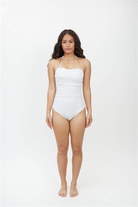 One pieces – Amita Naithani