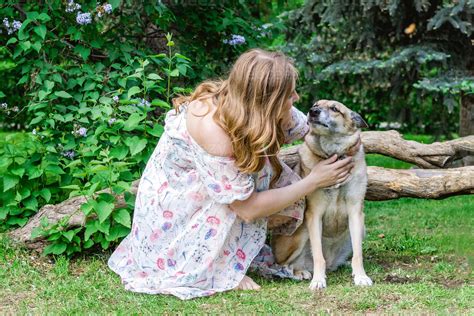 Dog ties with girl online