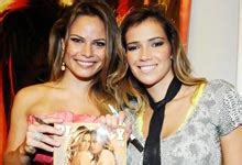 Playboy Da Fani E Natalia - Fani usa gravata em lançamento de ensaio com Natália Casassola - OFuxico
