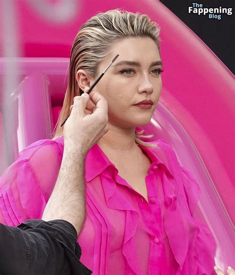 Florence Pugh Flashes Her Nude Tits During a Shoot for Valentino’s New