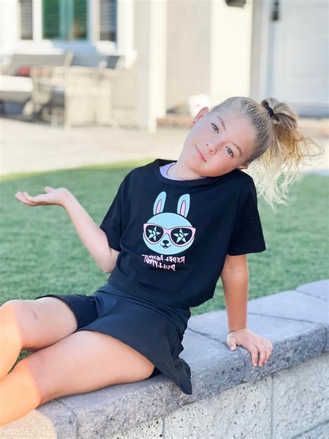 Lynette Model NL Official... - Lynette Model NL Official