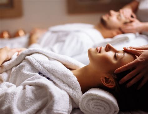 Couples Massage | Cheeva Som Retreat