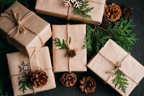 christmas gift wrapping ideas    holidays  festive