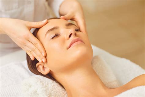 Natural Face Lift | Holistic Facial Treatments at JEMIOR