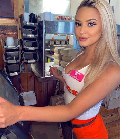 Anna Elizabeth Harville | Hi, I’m Anna, welcome to hooters, can I take