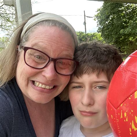 FOX - NEW: Les Wexner's birthday letter to Jeffrey Epstein surfaces