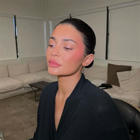 Kylie Jenner looks unrecognizable in high school yearbook photo snapped ...