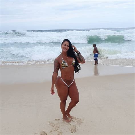 Cenapop · 15 vezes em que a musa fitness Vanessa Ataídes arrasou ao 