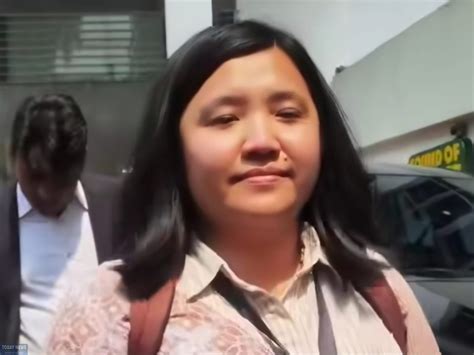 kejagung periksa fiona handayani terkait dugaan korupsi laptop