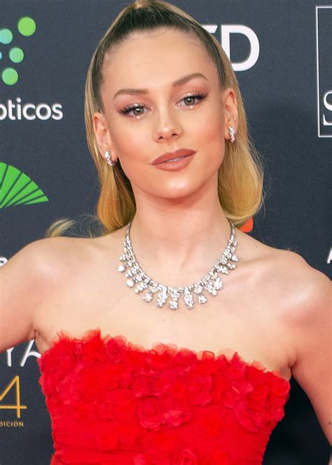 Debra Messing: Comprehensive Wealth Insights And Net Worth Analysis