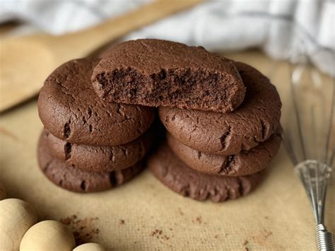 The Best Chocolate Cookies - Simple & Soft