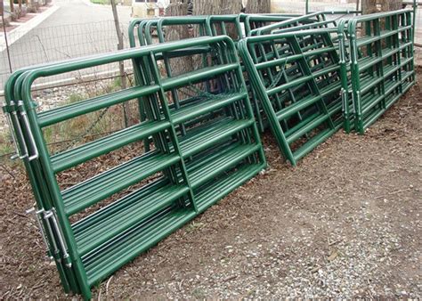 Galvanized Livestock Fence Panels , Heavy Duty Cattle Gates Customized Size