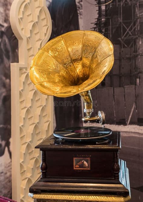 Old Fashioned Phonograph with Its Metal Needle on an HMV Record Editorial Photo - Image of ...