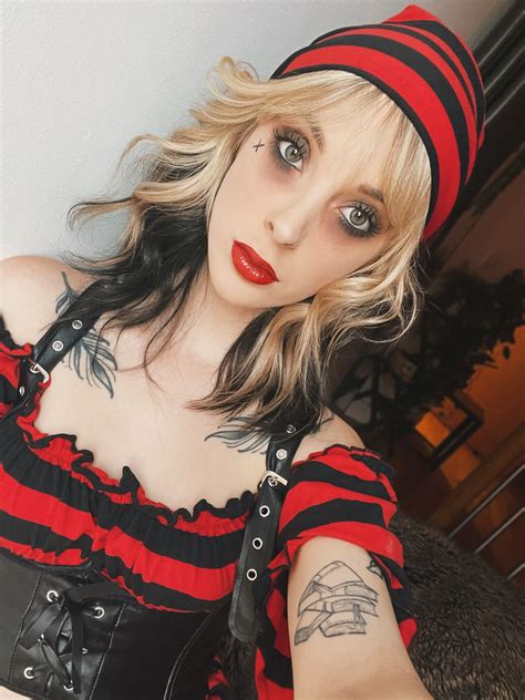 TW Pornstars - Jade Vow. Twitter. last night’s look 🏴‍☠️. 1:30 PM - 30