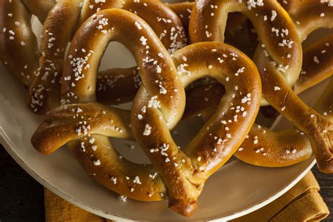 Pretzel Day 2019: Where to Get Freebies and Deals, Pretzelmaker, Wetzel