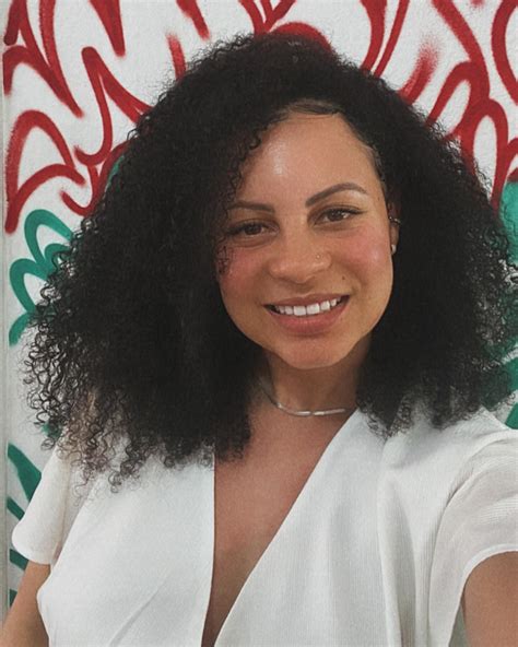 Amanda Mendes (@amandarmendees) • Instagram photos and videos