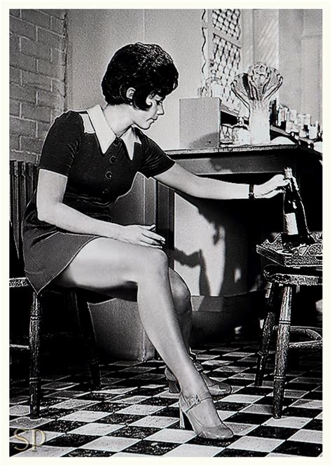 Linda Thorson as Avenger girl Tara King | Avengers girl, Dame diana