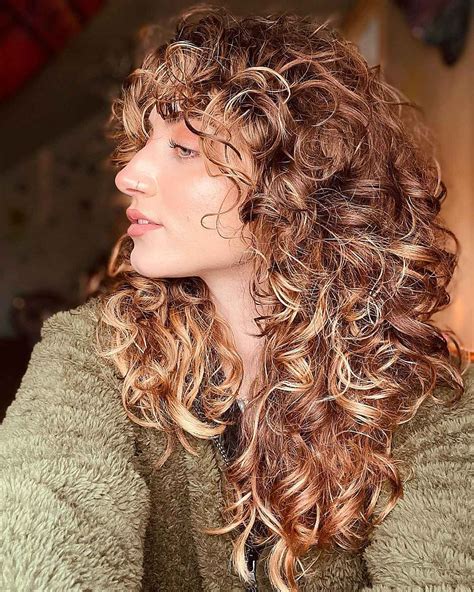Stylists find curly long hair haircuts reduce frizz naturally 35
