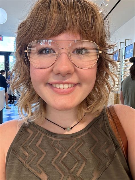 New eyeglasses cause headaches (astigmatism) : r/glasses