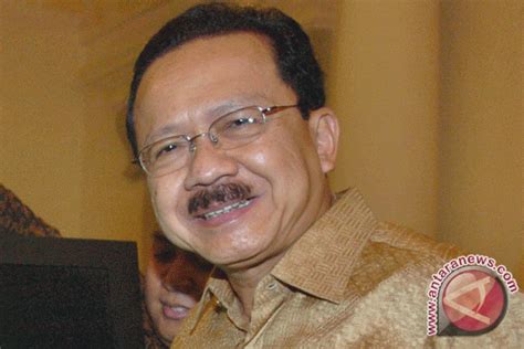 mobil gubernur dki lawan arus antara news