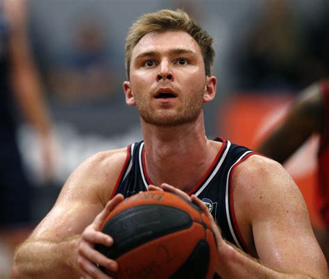 CHERRY RIPE FOR FALCONS RETURN FLIGHT - Newcastle Basketball