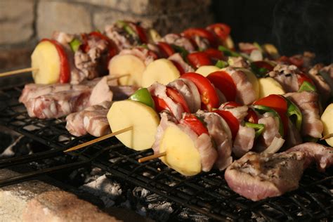 File:Bulgarian barbecue from the Rhodopes.jpg - Wikipedia, the free ...
