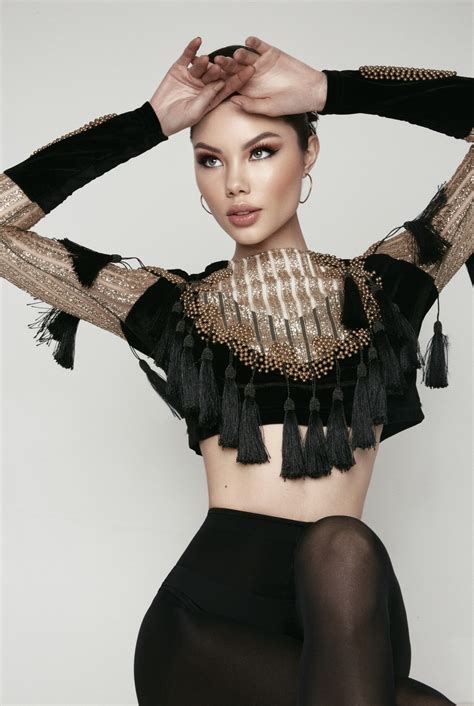 Adelina Novak — Genetics Model Management