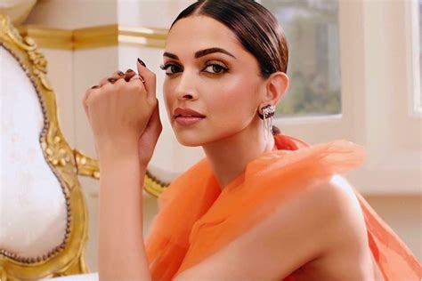 Deepika Padukone: Biography, Movies, Marriage, Husband, Awards ...