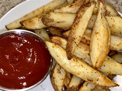 Crispy Oven Baked Fries - Pebbles and Toast