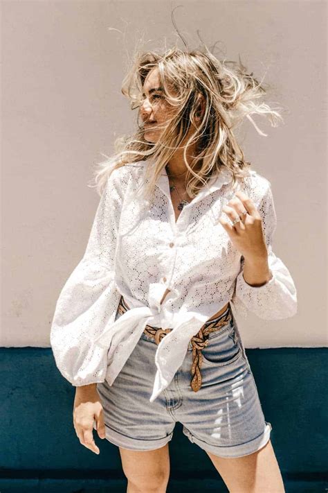 10 Best Ways to Dress if you have Sloped Shoulders