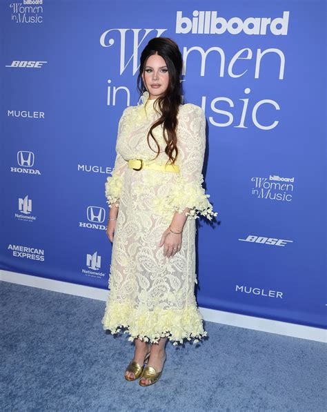 Lana Del Rey Will Forever Be the Queen of Sweet Retro Dresses | Vogue