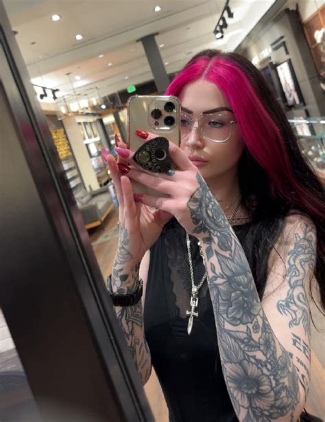 Tattoo model Vampire Barbie : r/TattooGirls