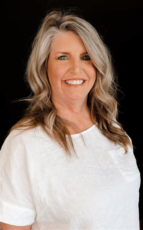 Midlothian Salon Services – Salon 180° | Private Suites & Expert