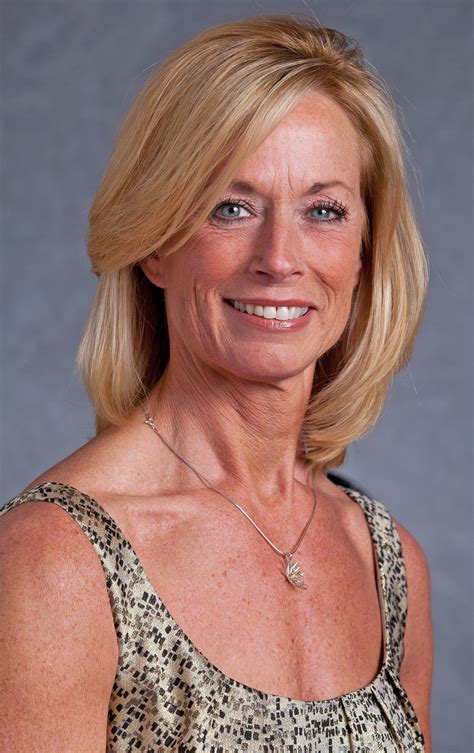 Beautiful Old Woman, Gorgeous Women, Pale Skin, First Girl, Beautiful