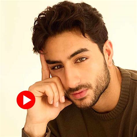 viral video video  ibrahim ali khan introducing newest member