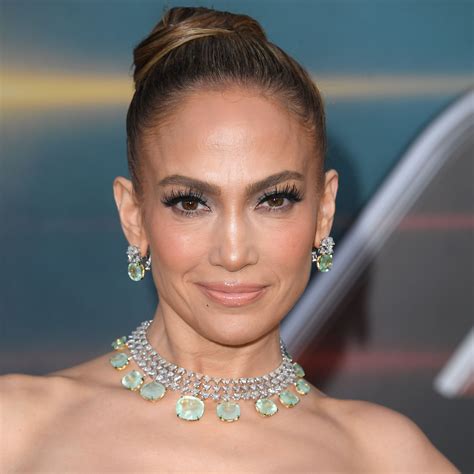 Jennifer Lopez zeigt ihr Pole-Dance-Workout für "Hustlers" | Vogue Germany