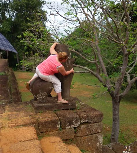 Anonib Hawaii: 10 Things Tourists NEVER Tell You Image 18